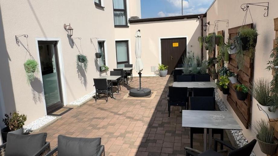 Hotel Zur Linde Saarlouis Kültér fotó